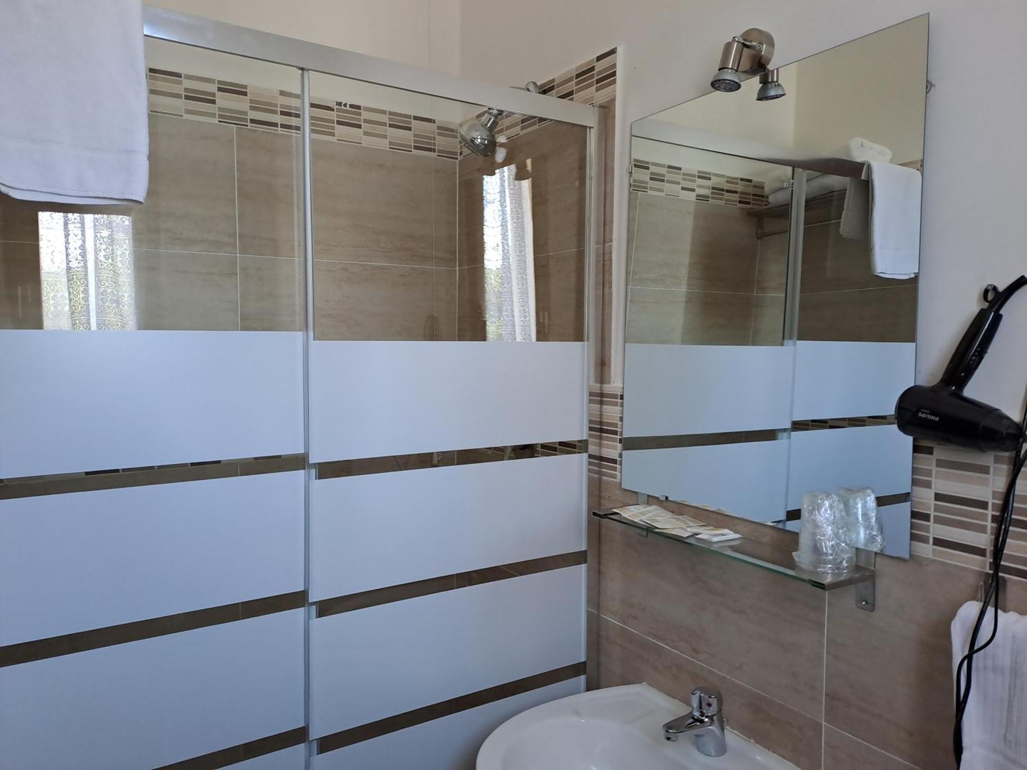 Hotel Villa Robinia Genzano di Roma Bagian luar foto