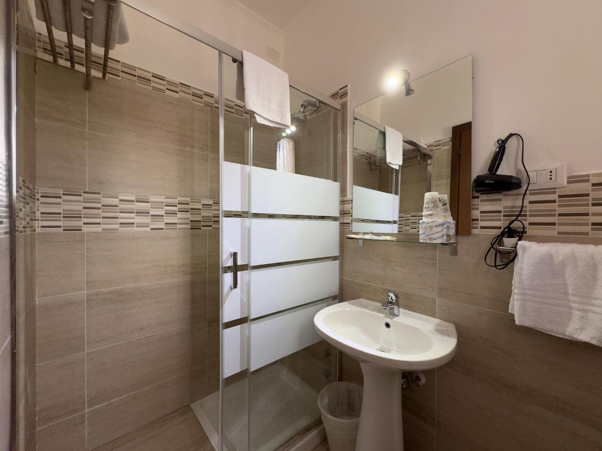 Hotel Villa Robinia Genzano di Roma Bagian luar foto