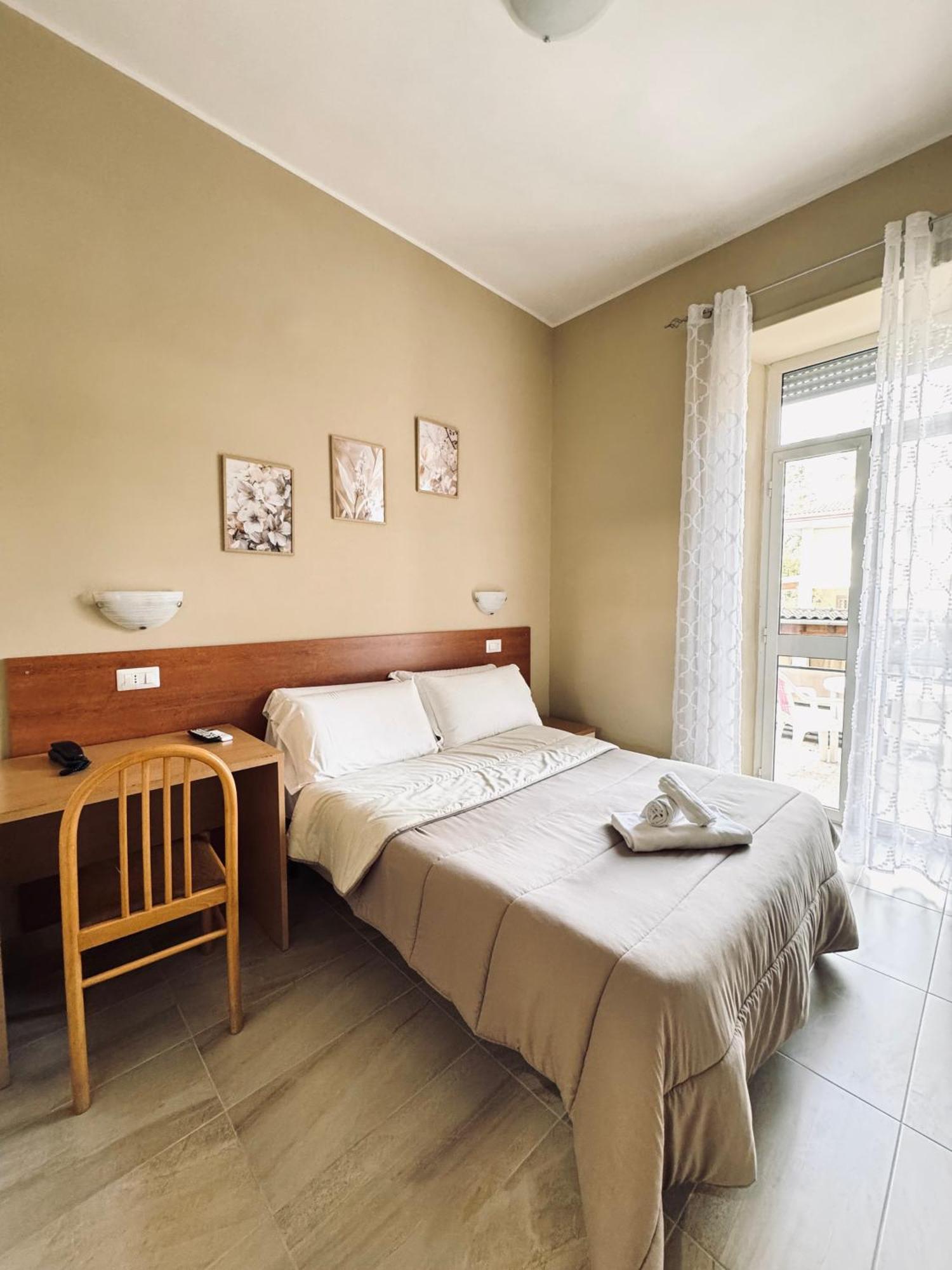 Hotel Villa Robinia Genzano di Roma Bagian luar foto