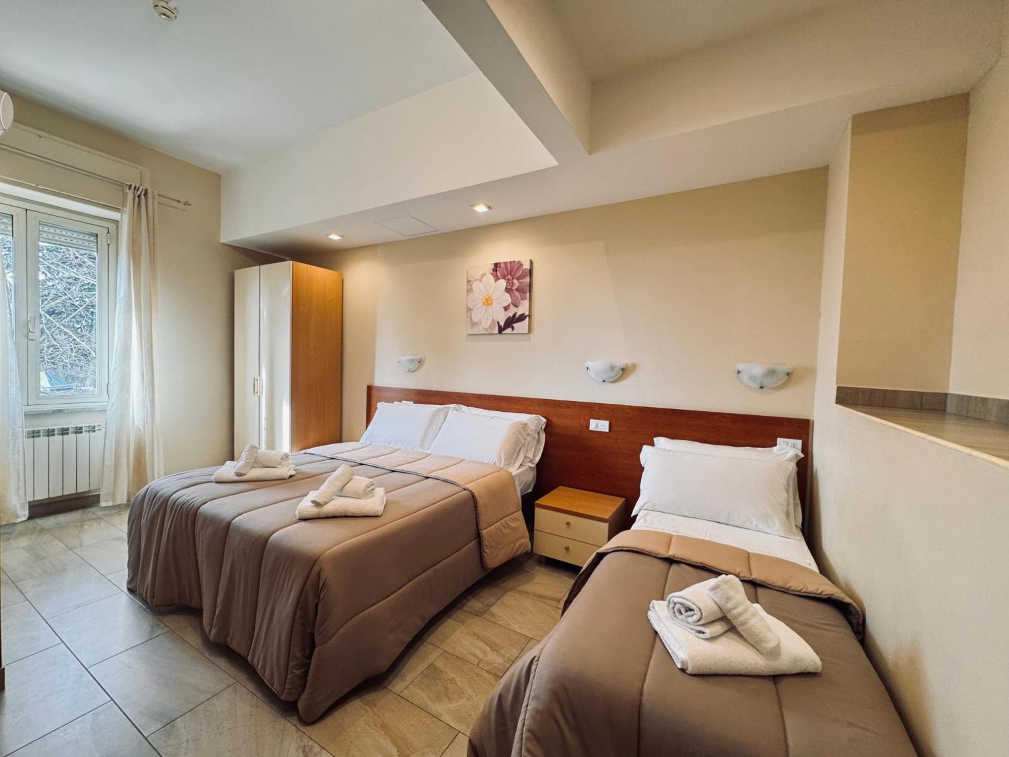 Hotel Villa Robinia Genzano di Roma Bagian luar foto