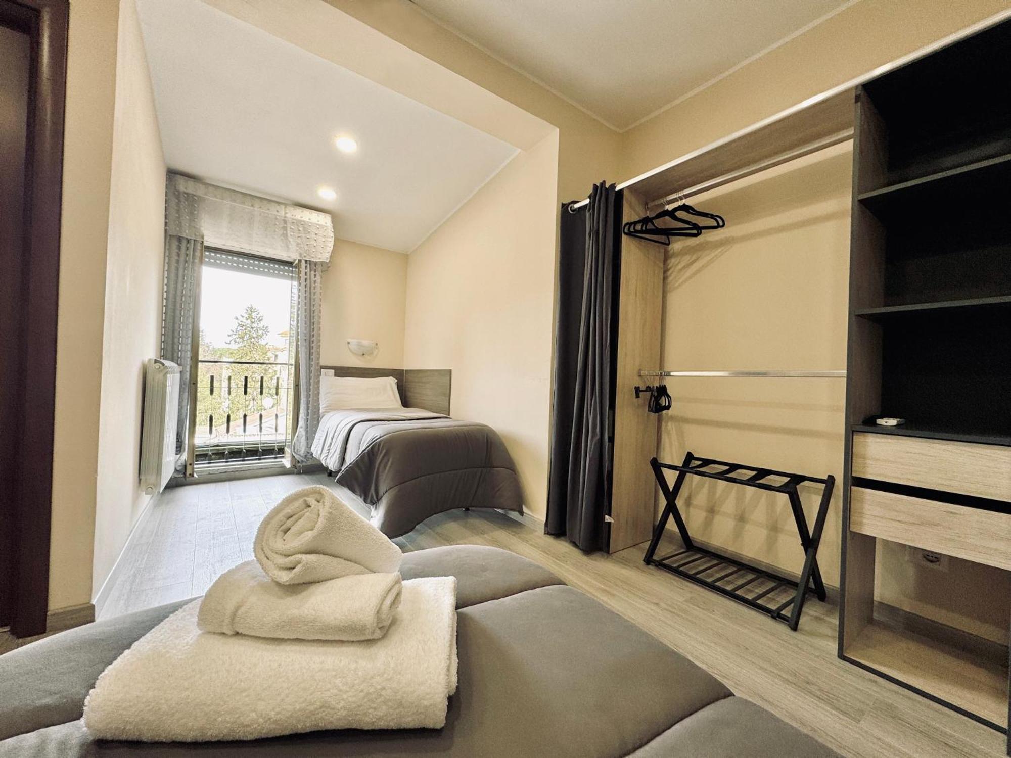 Hotel Villa Robinia Genzano di Roma Bagian luar foto