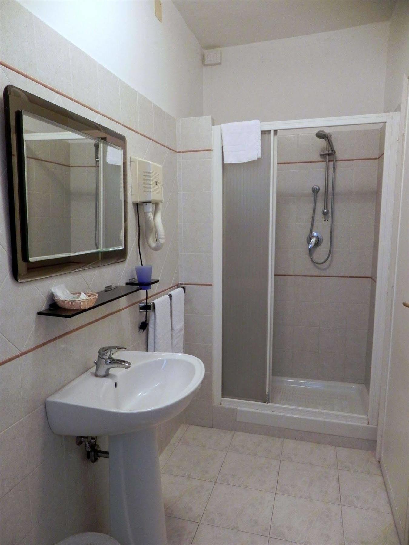 Hotel Villa Robinia Genzano di Roma Bagian luar foto
