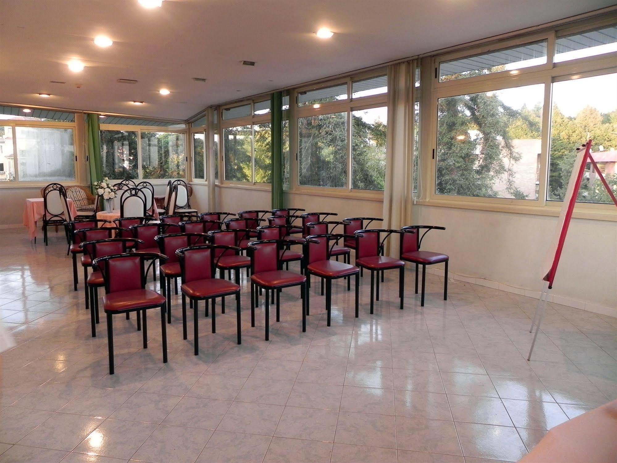 Hotel Villa Robinia Genzano di Roma Bagian luar foto