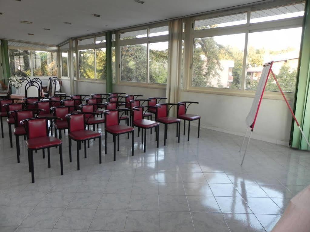 Hotel Villa Robinia Genzano di Roma Bagian luar foto